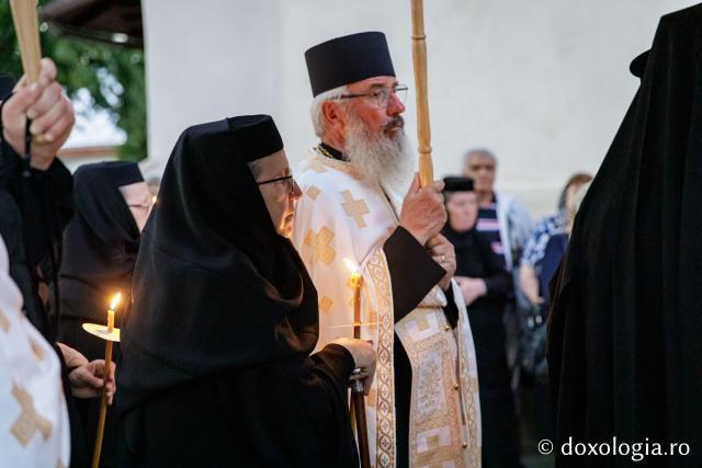 (Foto) Prohodul Maicii Domnului la Mănăstirea Văratec