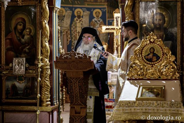 (Foto) Prohodul Maicii Domnului la Mănăstirea Văratec