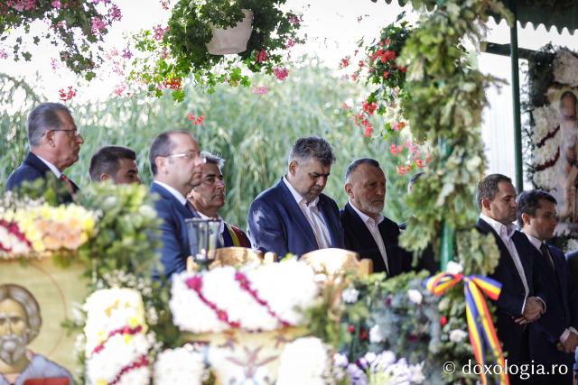 (Foto) Sub ocrotirea Maicii Domnului: Sobor de ierarhi și popor credincios la hramul Mănăstirii Văratec