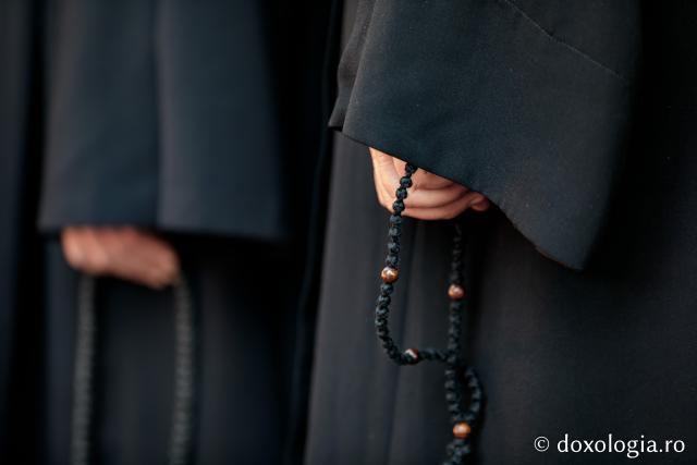 (Foto) Sub ocrotirea Maicii Domnului: Sobor de ierarhi și popor credincios la hramul Mănăstirii Văratec
