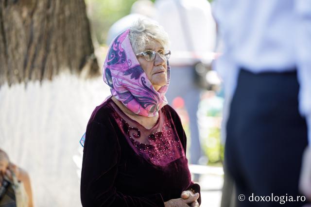 (Foto) Sub ocrotirea Maicii Domnului: Sobor de ierarhi și popor credincios la hramul Mănăstirii Văratec