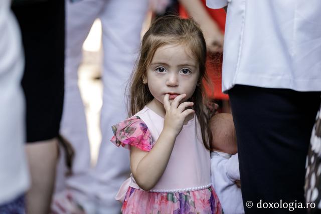 (Foto) Sub ocrotirea Maicii Domnului: Sobor de ierarhi și popor credincios la hramul Mănăstirii Văratec