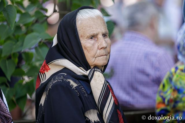 (Foto) Sub ocrotirea Maicii Domnului: Sobor de ierarhi și popor credincios la hramul Mănăstirii Văratec