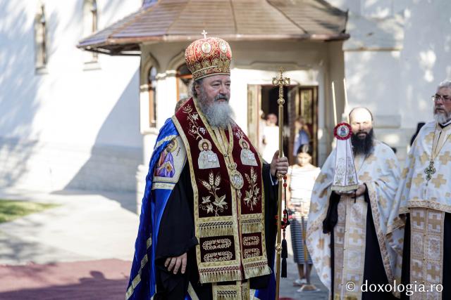 (Foto) Priveghere în cinstea Sfântului Cuvios Iosif la Mănăstirea Văratec