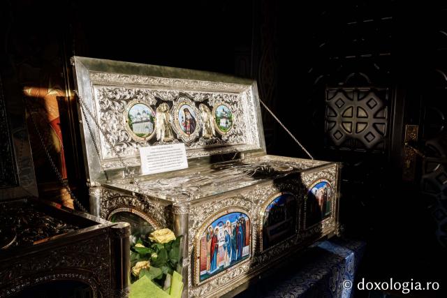 (Foto) Priveghere în cinstea Sfântului Cuvios Iosif la Mănăstirea Văratec