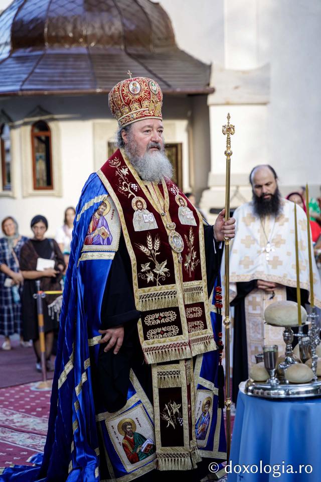 (Foto) Priveghere în cinstea Sfântului Cuvios Iosif la Mănăstirea Văratec