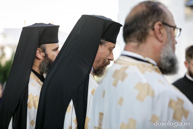 (Foto) Priveghere în cinstea Sfântului Cuvios Iosif la Mănăstirea Văratec
