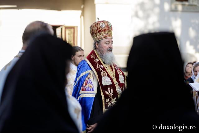 (Foto) Priveghere în cinstea Sfântului Cuvios Iosif la Mănăstirea Văratec