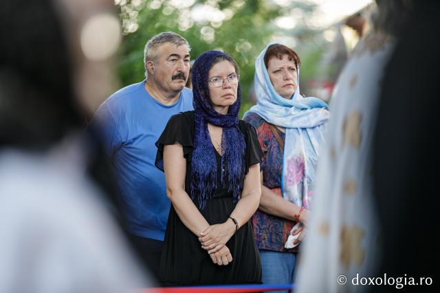 (Foto) Priveghere în cinstea Sfântului Cuvios Iosif la Mănăstirea Văratec