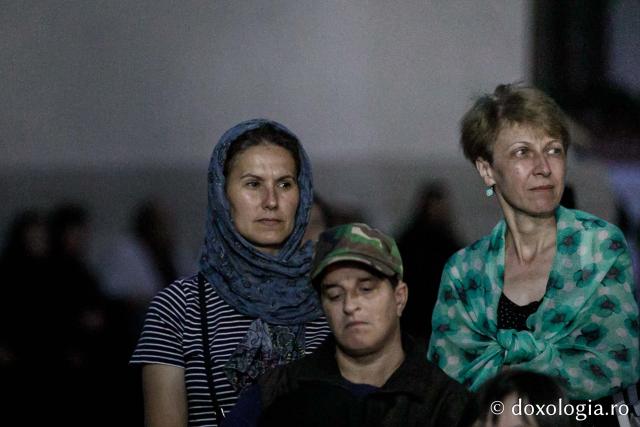 (Foto) Priveghere în cinstea Sfântului Cuvios Iosif la Mănăstirea Văratec