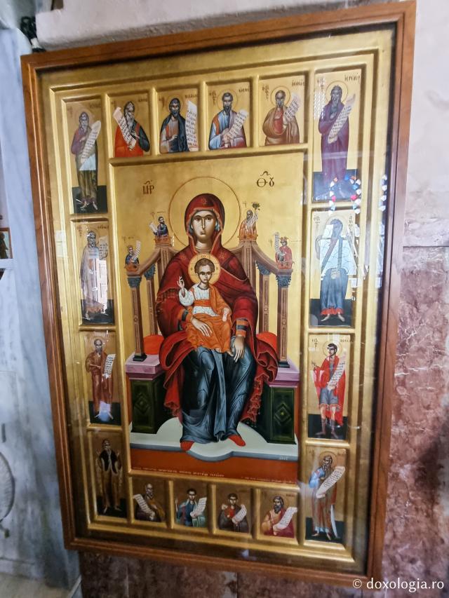 Maica Domnului - Pași de pelerin la Biserica „Sfânta Ecaterina” din Tesalonic
