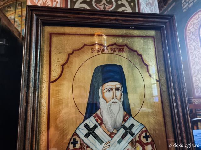 Catedrala „Sfântul Nicolae și Sfântul Alexandru” din Sulina – ctitoria Regelui Carol I / Foto: Magda Buftea Sfântul Ierarh Nectarie - Catedrala „Sfântul Nicolae și Sfântul Alexandru” din Sulina – ctitoria Regelui Carol I