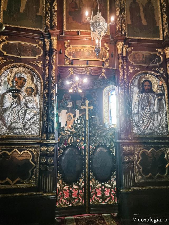 Catedrala „Sfântul Nicolae și Sfântul Alexandru” din Sulina – ctitoria Regelui Carol I / Foto: Magda Buftea Catedrala „Sfântul Nicolae și Sfântul Alexandru” din Sulina – ctitoria Regelui Carol I