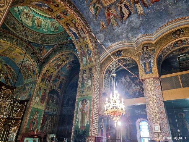 Catedrala „Sfântul Nicolae și Sfântul Alexandru” din Sulina – ctitoria Regelui Carol I / Foto: Magda Buftea Catedrala „Sfântul Nicolae și Sfântul Alexandru” din Sulina – ctitoria Regelui Carol I