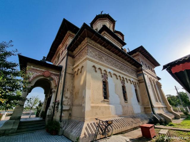 Catedrala „Sfântul Nicolae și Sfântul Alexandru” din Sulina – ctitoria Regelui Carol I / Foto: Magda Buftea Catedrala „Sfântul Nicolae și Sfântul Alexandru” din Sulina – ctitoria Regelui Carol I