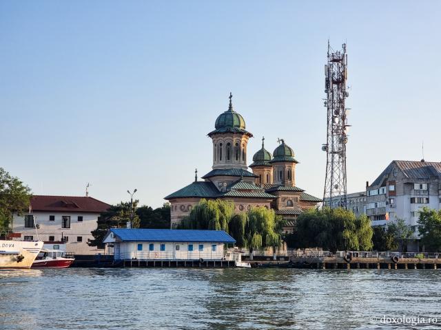 Catedrala „Sfântul Nicolae și Sfântul Alexandru” din Sulina – ctitoria Regelui Carol I / Foto: Magda Buftea Catedrala „Sfântul Nicolae și Sfântul Alexandru” din Sulina – ctitoria Regelui Carol I