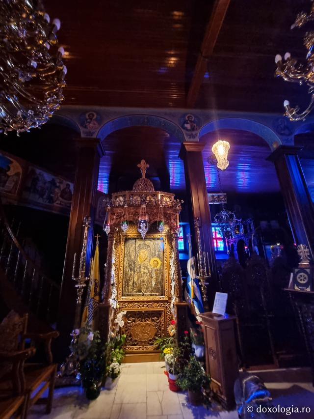 Icoana Maicii Domnului „Grabnic-Ascultătoarea” din Biserica „Panaghia Gorgoepikoos” din Tesalonic / Foto: Magda Buftea Icoana Maicii Domnului „Grabnic-Ascultătoarea” din Biserica „Panaghia Gorgoepikoos” din Tesalonic