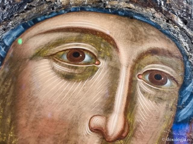 Icoana Maicii Domnului „Grabnic-Ascultătoarea” din Biserica „Panaghia Gorgoepikoos” din Tesalonic / Foto: Magda Buftea Icoana Maicii Domnului „Grabnic-Ascultătoarea” din Biserica „Panaghia Gorgoepikoos” din Tesalonic