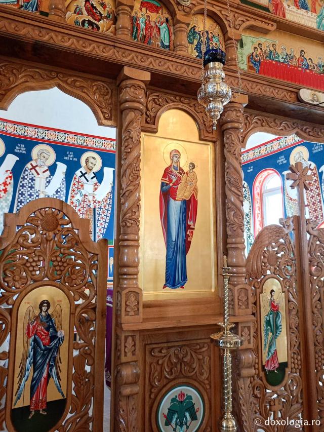 Pași de pelerin la Biserica „Buna Vestire” din Delta Dunării
