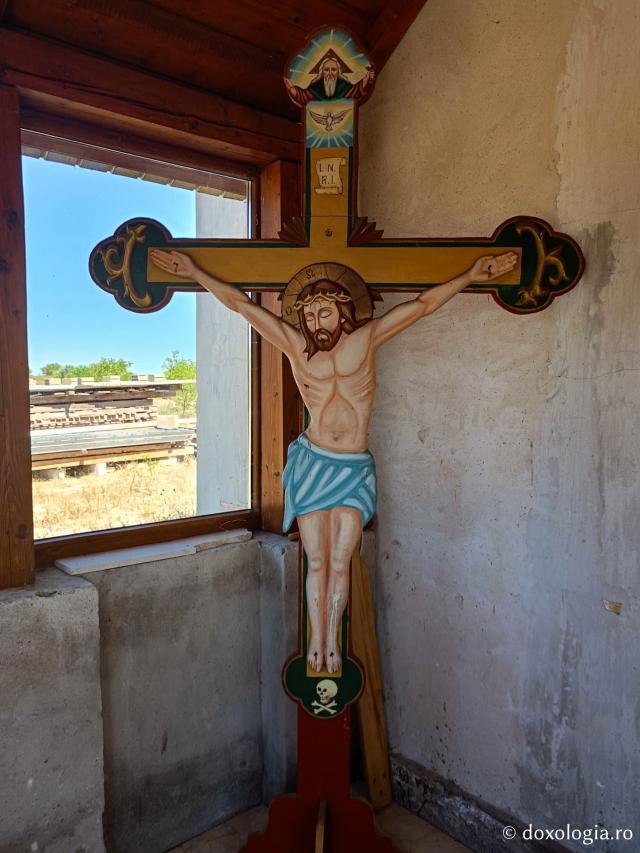 Pași de pelerin la Biserica „Buna Vestire” din Delta Dunării