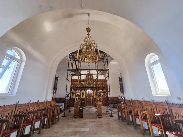 Pași de pelerin la Biserica „Buna Vestire” din Delta Dunării