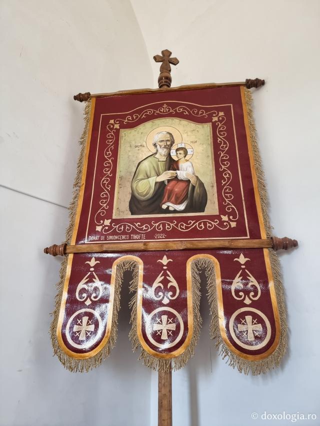 Pași de pelerin la Biserica „Buna Vestire” din Delta Dunării