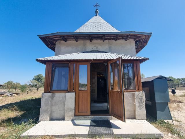 Pași de pelerin la Biserica „Buna Vestire” din Delta Dunării