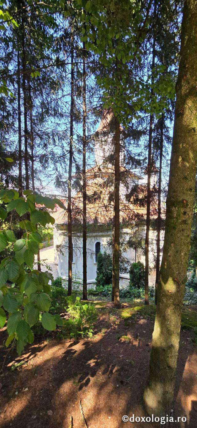 (Foto) Mănăstirea Recea