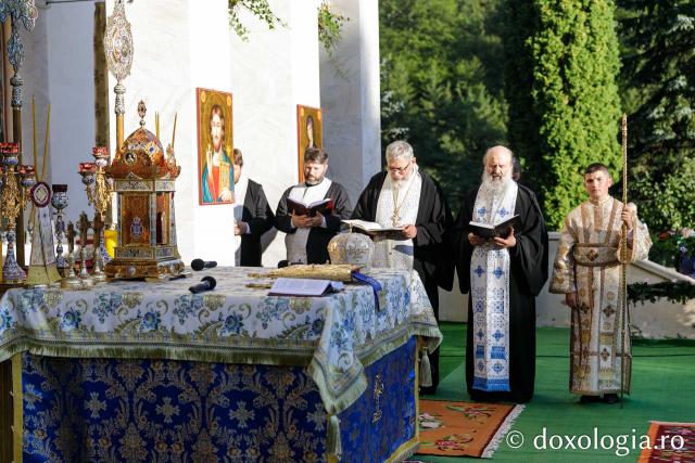 Priveghere în cinstea Sfintei Teodora de la Sihla la Mănăstirea Sihăstria