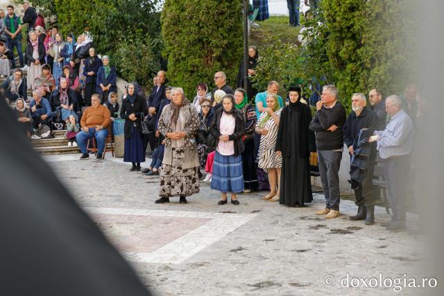 Priveghere în cinstea Sfintei Teodora de la Sihla la Mănăstirea Sihăstria