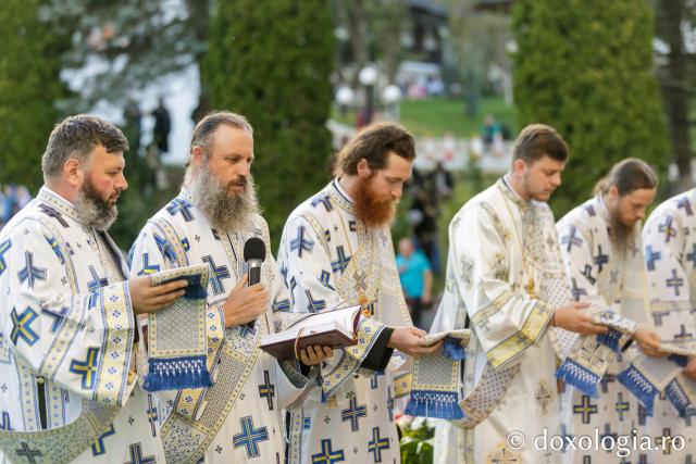 Priveghere în cinstea Sfintei Teodora de la Sihla la Mănăstirea Sihăstria