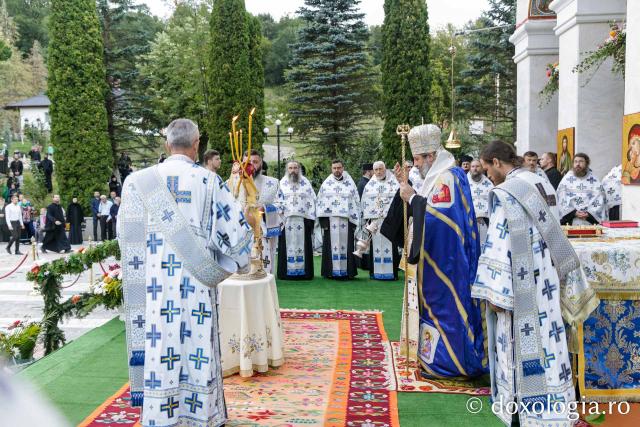 Priveghere în cinstea Sfintei Teodora de la Sihla la Mănăstirea Sihăstria
