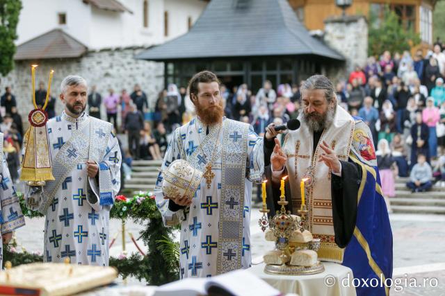 Priveghere în cinstea Sfintei Teodora de la Sihla la Mănăstirea Sihăstria