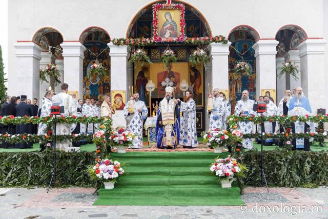Priveghere în cinstea Sfintei Teodora de la Sihla la Mănăstirea Sihăstria