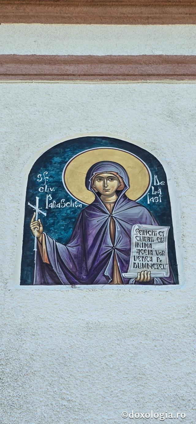 Biserica Ortodoxă Română „Sfânta Treime” și „Sfântul Efrem cel Nou” din Viscri / Foto: Bogdan Zamfirescu Biserica Ortodoxă Română „Sfânta Treime” și „Sfântul Efrem cel Nou” din Viscri
