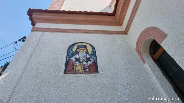Biserica Ortodoxă Română „Sfânta Treime” și „Sfântul Efrem cel Nou” din Viscri / Foto: Crina Zamfirescu Biserica Ortodoxă Română „Sfânta Treime” și „Sfântul Efrem cel Nou” din Viscri