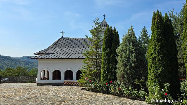 Mănăstirea „Naşterea Sfântului Ioan Botezătorul” Antonești