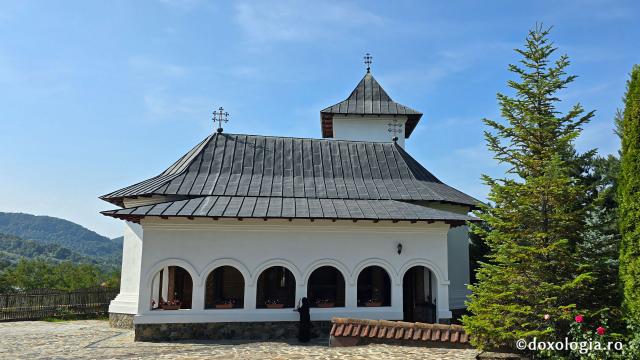 Mănăstirea „Naşterea Sfântului Ioan Botezătorul” Antonești