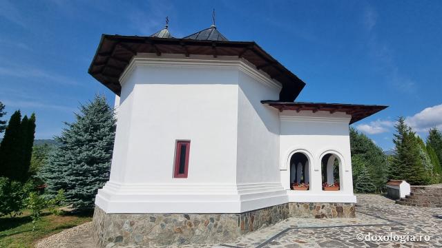 Mănăstirea „Naşterea Sfântului Ioan Botezătorul” Antonești