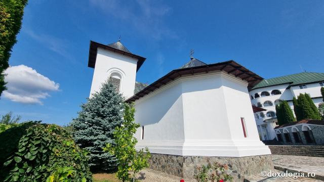Mănăstirea „Naşterea Sfântului Ioan Botezătorul” Antonești
