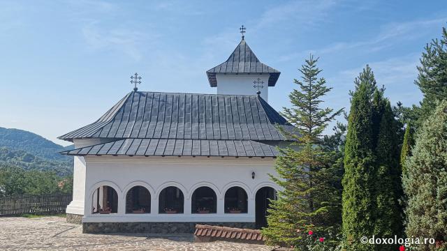 Mănăstirea „Naşterea Sfântului Ioan Botezătorul” Antonești
