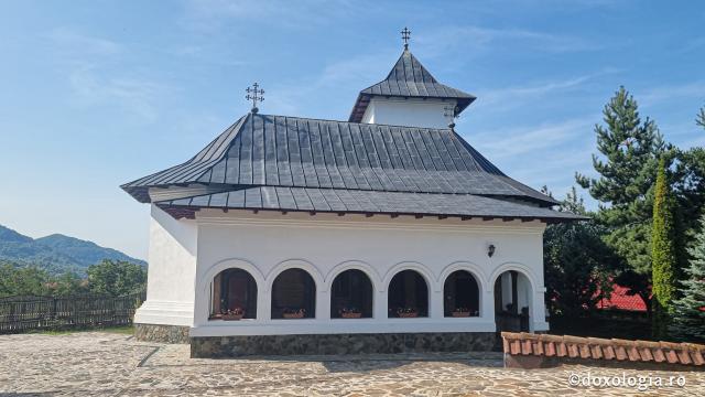 Mănăstirea „Naşterea Sfântului Ioan Botezătorul” Antonești