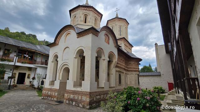 Mănăstirea Arnota