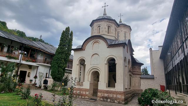 Mănăstirea Arnota