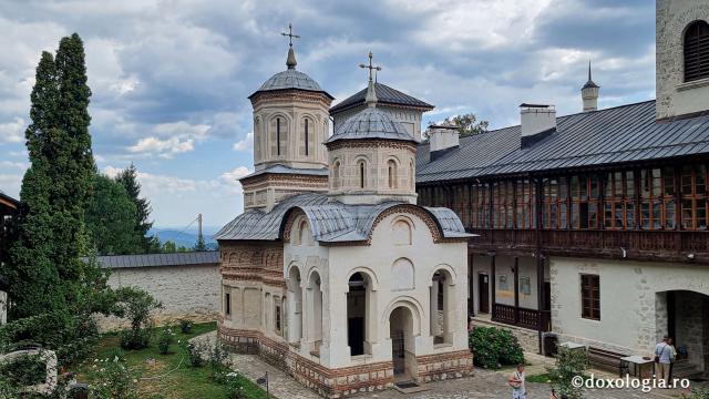 Mănăstirea Arnota