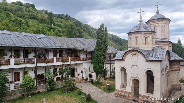 Mănăstirea Arnota