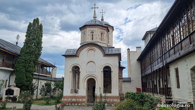 Mănăstirea Arnota
