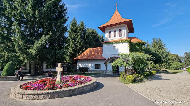 Vechea clopotniță a Mănăstirii Brâncoveanu de la Sâmbăta de Sus