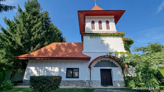 Vechea clopotniță a Mănăstirii Brâncoveanu de la Sâmbăta de Sus