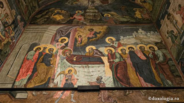 Mănăstirea Dintr-un Lemn - Biserica de piatră
